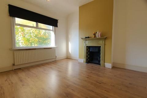 3 bedroom house to rent, Thornton Heath, London CR7