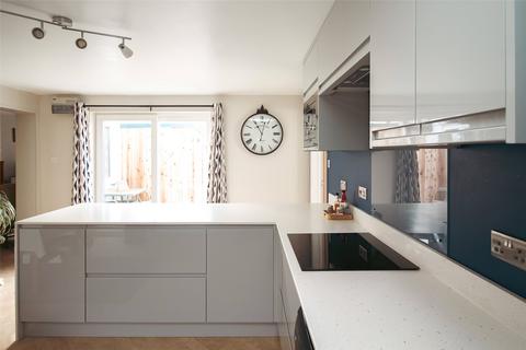 3 Adrian Close, Bideford, EX39 2LX