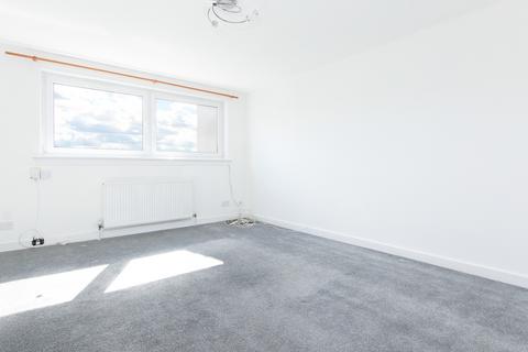 13/7 Calder Grove, Edinburgh, EH11 4NB