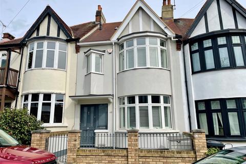 4 bedroom terraced house for sale, Highcliff Drive, Leigh-on-Sea, Essex, SS9