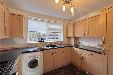 2 bedroom apartment for sale, Grand Drive, Leigh on Sea SS9