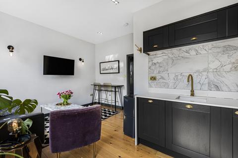 1 bedroom flat for sale, St Pauls Road, Highbury & Islington London N1 2LL