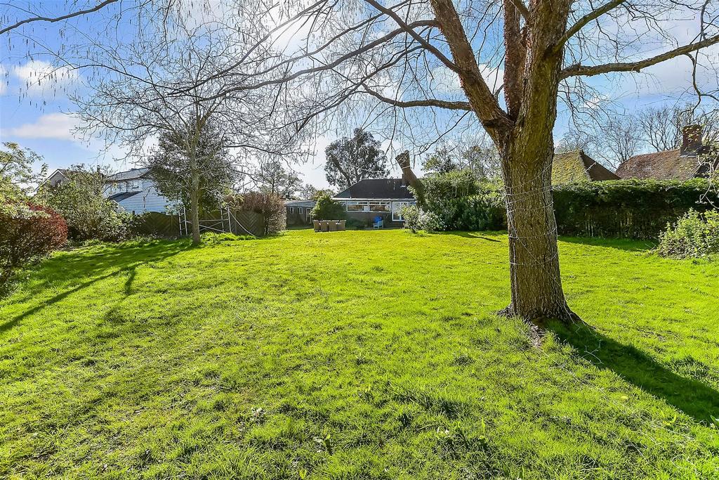 Ockley Road, Hawkhurst, Kent 3 bed detached house for sale £700,000