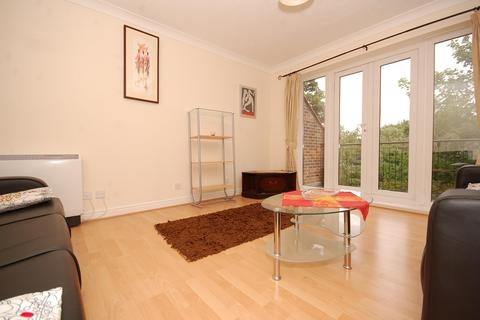 2 bedroom flat to rent, Whitecross Gardens, York, UK, YO31