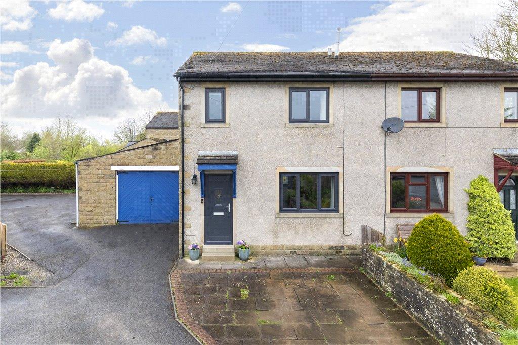 Neville Court, Gargrave, Skipton, BD23 3 bed semidetached house for