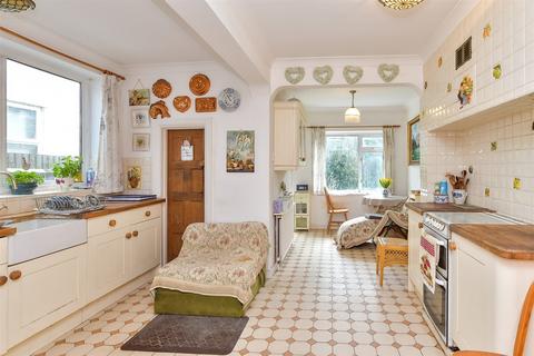8 Dover Road, Worthing, BN11 5NR