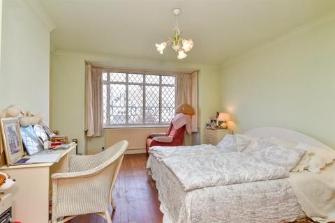 8 Dover Road, Worthing, BN11 5NR