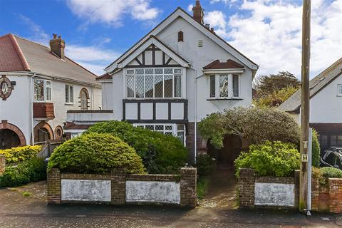8 Dover Road, Worthing, BN11 5NR