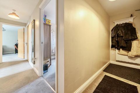 2 bedroom apartment to rent, Putnam Street,  Aylesbury,  HP19