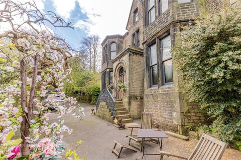 Wall Hill Road, Dobcross, Saddleworth, OL3