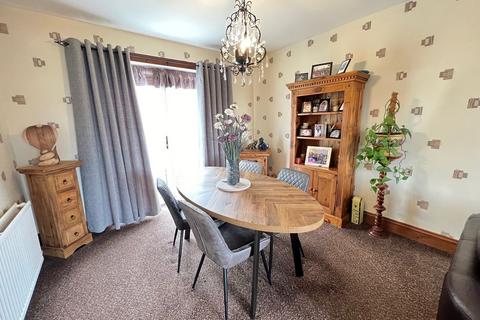 3 bedroom semi-detached house for sale, Moor End Road, Halifax HX2