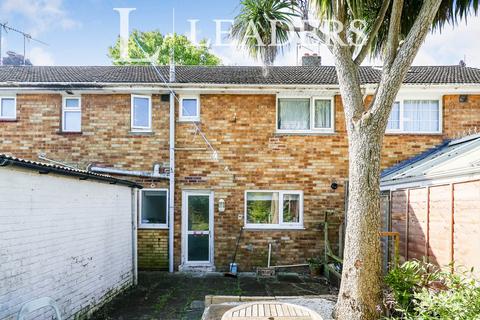 3 bedroom terraced house to rent, Winkton Close