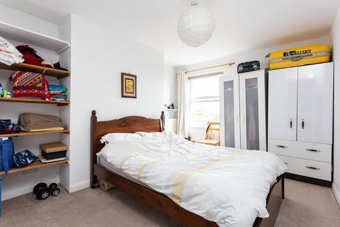 1 bedroom flat to rent, St James Drive