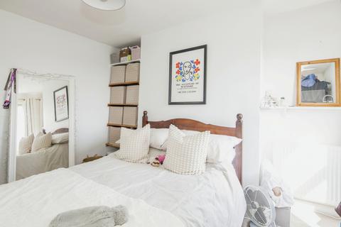 1 bedroom flat to rent, St James Drive