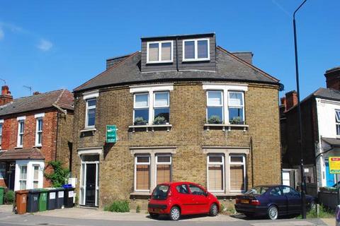 3 bedroom flat to rent, North Cray Road, Bexley, Kent