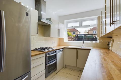 3 bedroom semi-detached house to rent, Tyldesley, Manchester M29