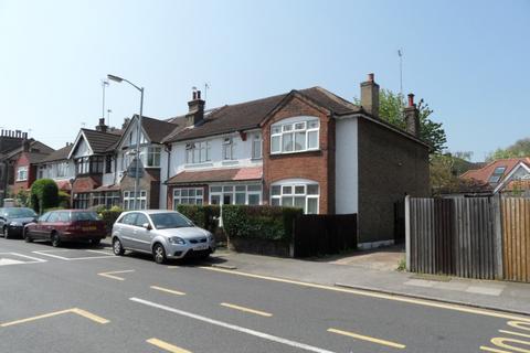 4 bedroom end of terrace house for sale, Shell Road, London SE13