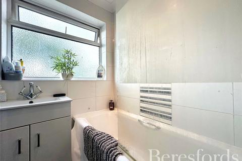 4 Denbigh Close, Hornchurch, RM11 3EA