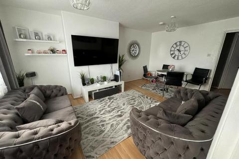 2 bedroom flat for sale, Hazelmere Drive, Northolt UB5
