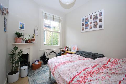 3 bedroom maisonette to rent, Tooting Bec Road, Tooting Bec SW17