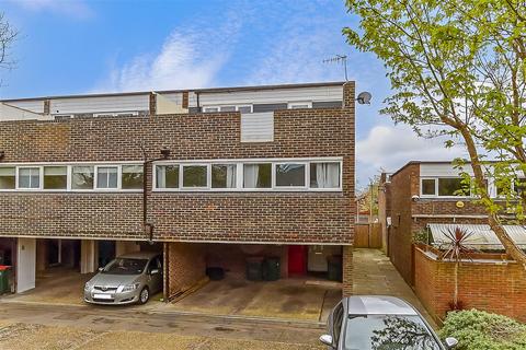 2 bedroom maisonette for sale, Turnpike Place, Langley Green, Crawley, West Sussex