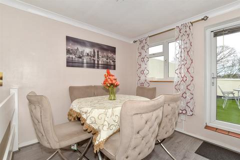 2 bedroom maisonette for sale, Turnpike Place, Langley Green, Crawley, West Sussex