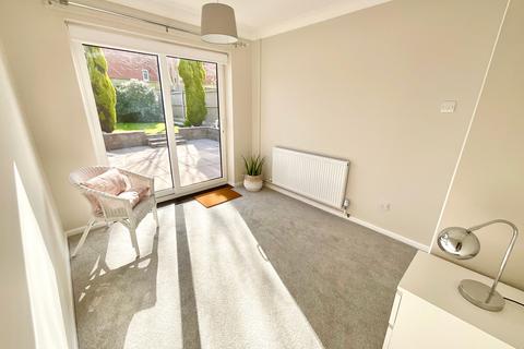 20 Balmoral Close, Stoke-on-trent, ST4 8QJ