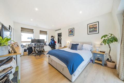 3 bedroom flat for sale, Carpenters Place, Clapham