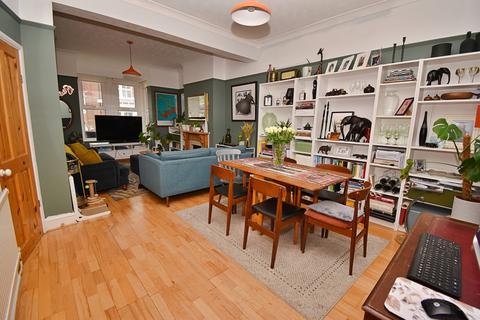 25 Vincent Road, London, E4 9PP