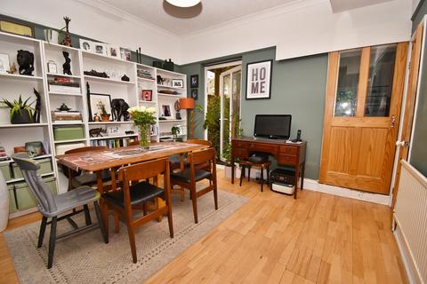 25 Vincent Road, London, E4 9PP
