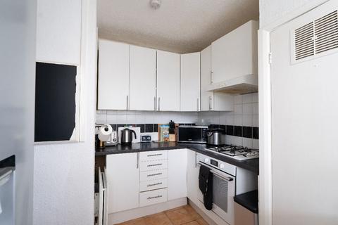 2 bedroom apartment to rent, Thornham Street, London