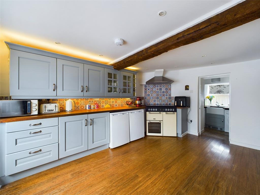 Kitchen / Dining
