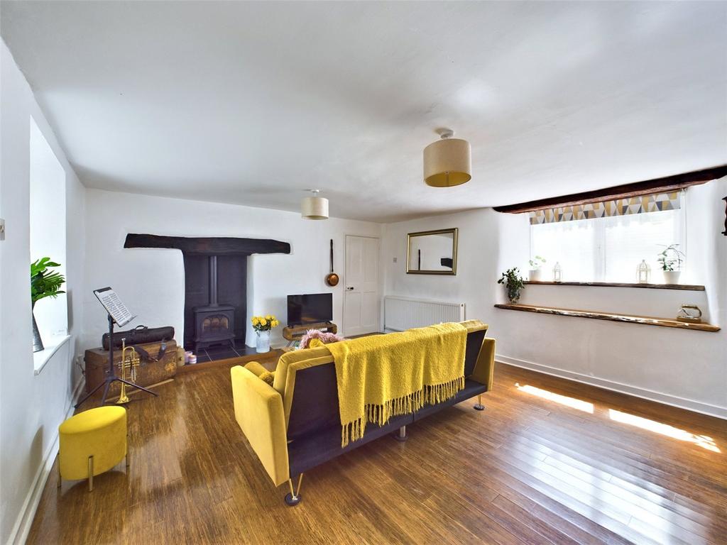 Living Room (2)