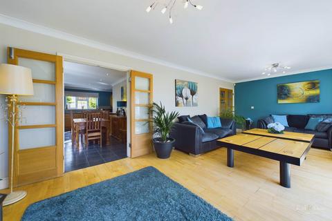4 bedroom house for sale, Meadow View, Berwick