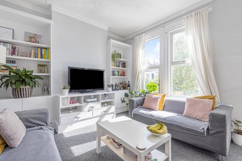 3 bedroom apartment to rent, Worlingham Road London SE22