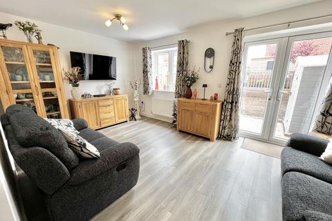 3 bedroom semi-detached house for sale, Snowdrop Crescent, Lydney, GL15 5RD