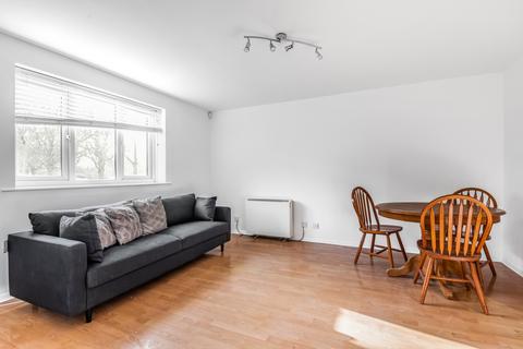 2 bedroom flat to rent, Grinstead Road Deptford SE8