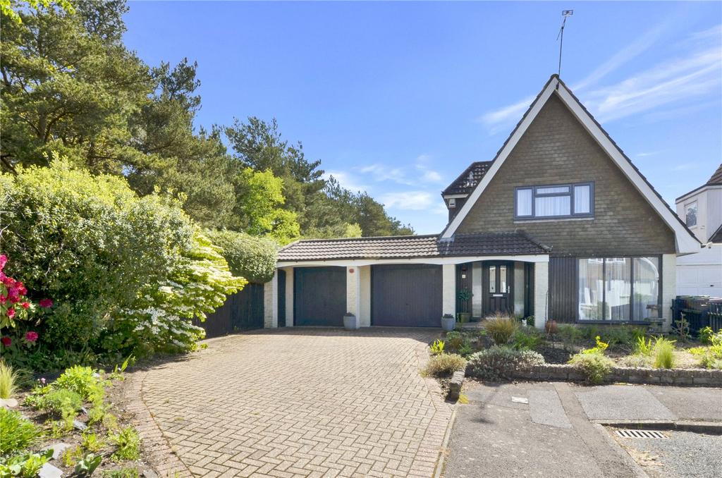 Uplands Road, West Moors, Ferndown... 2 bed link detached house for