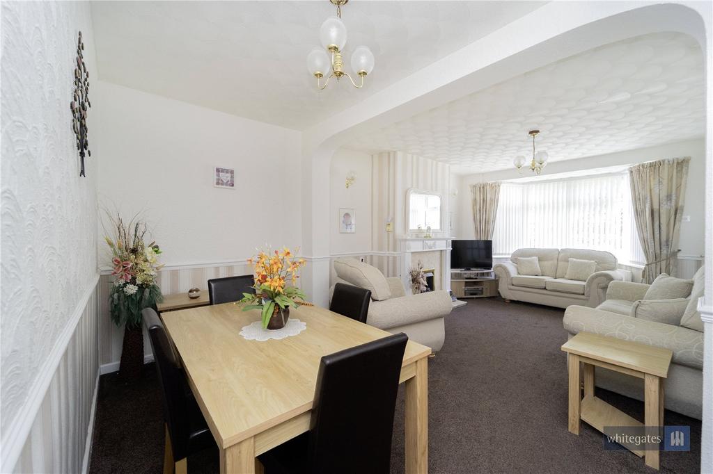 Lounge/Dining Area
