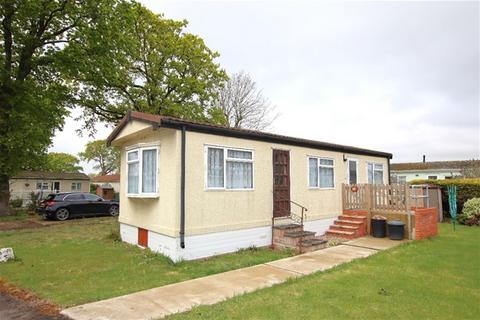 1 bedroom detached bungalow for sale, Jaywick Lane, Sacketts Grove, Clacton on Sea