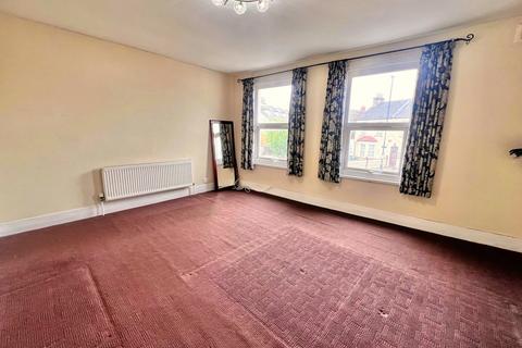 3 bedroom terraced house to rent, Canterbury Road, West Croydon