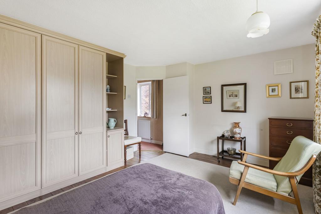 Bedroom 1 (2)