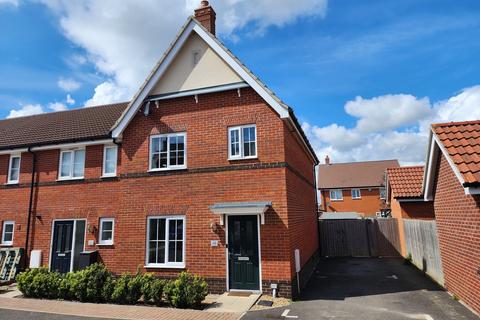 3 bedroom end of terrace house for sale, Monks Path, Elmswell