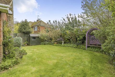 4 Lea Close, Hythe, CT21 4BU