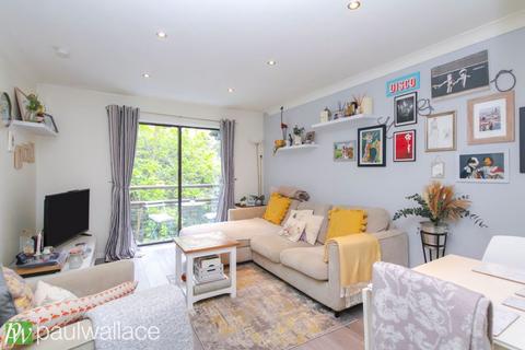 12 The Knowle, Hoddesdon, EN11 8LD