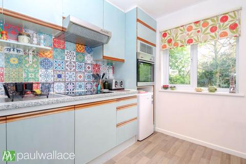 12 The Knowle, Hoddesdon, EN11 8LD