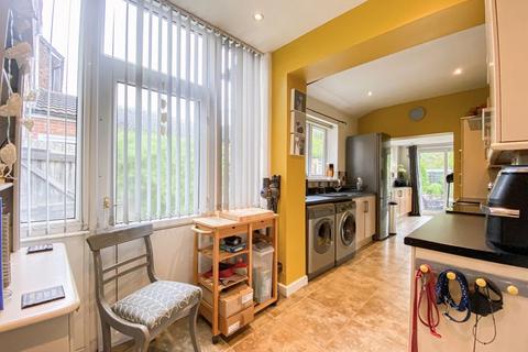 76 Green Lanes, Bilston, WV14 6DA