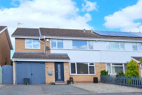 4 bedroom detached house for sale, Norbury Place, Hereford HR1