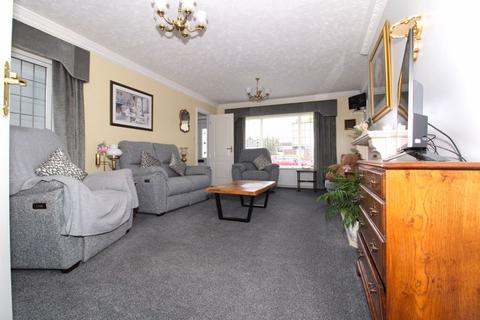 2 bedroom detached bungalow for sale, Stafford Close, Bloxwich, WS3 3NW