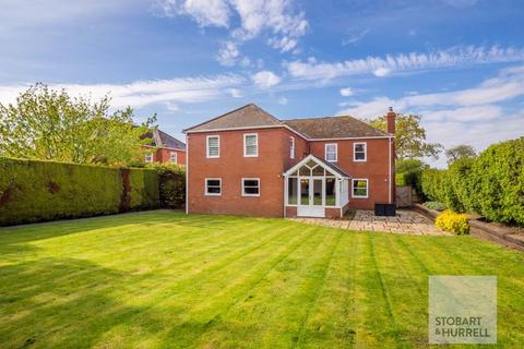 5 bedroom detached house for sale, Middle Road, Norwich NR13